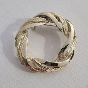 Gerry's Creations Vintage Gold Lapel Pin Brooch